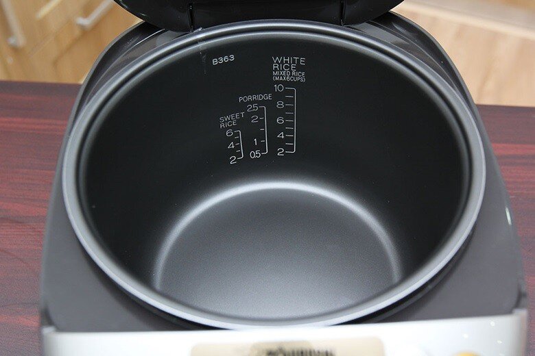 Nồi cơm điện Zojirushi 1.8 lít ZONC-NS-TSQ18 Nồi cơm điện Zojirushi 1.8 lít ZONC-NS-TSQ18