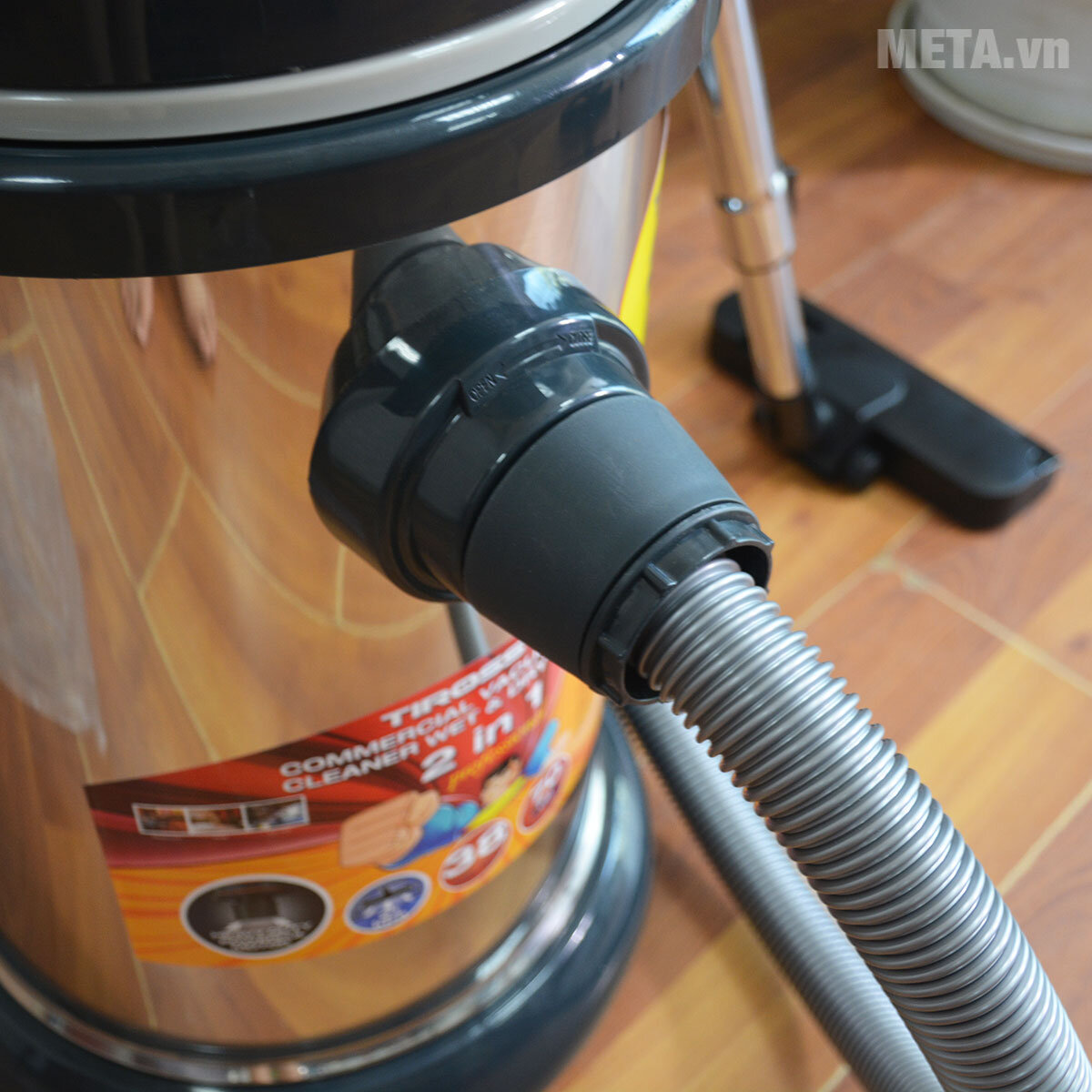 Máy hút bụi công nghiệp ướt và khô Tiross TS9303 (38 lít, 1.600W)