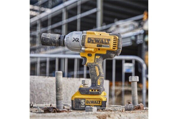 Máy siết bulong pin 18V Dewalt DCF899P2