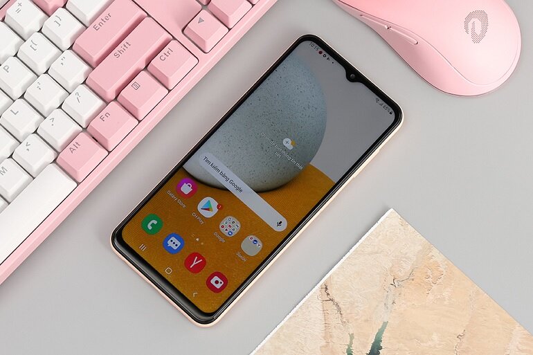 Điện thoại Samsung Galaxy A13 4GB/64GB màn hình hiển thị