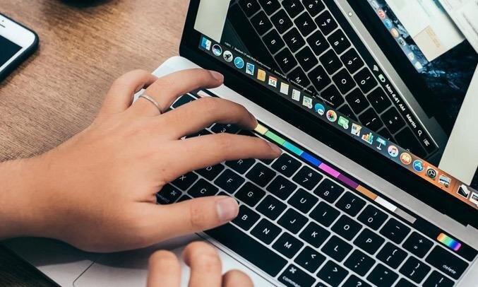 Apple Macbook Pro 2018(MR9R2) i5 Gen8 2.3Ghz/8GB/SSD 512GB/13.3 Apple Macbook Pro 2018(MR9R2) i5 Gen8 2.3Ghz/8GB/SSD 512GB/13.3