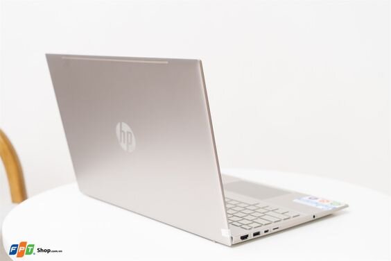HP Pavilion 15 eg2037TX (ảnh 1)