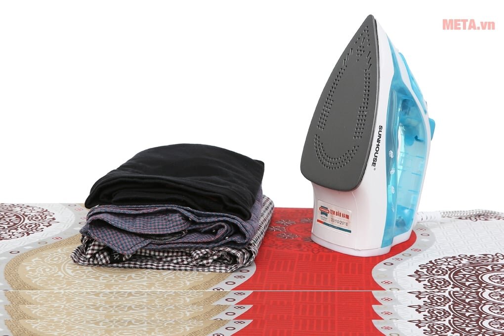Ủi khô nhẹ nhàng, làm phẳng tốt hơn với chế độ ủi hơi nước