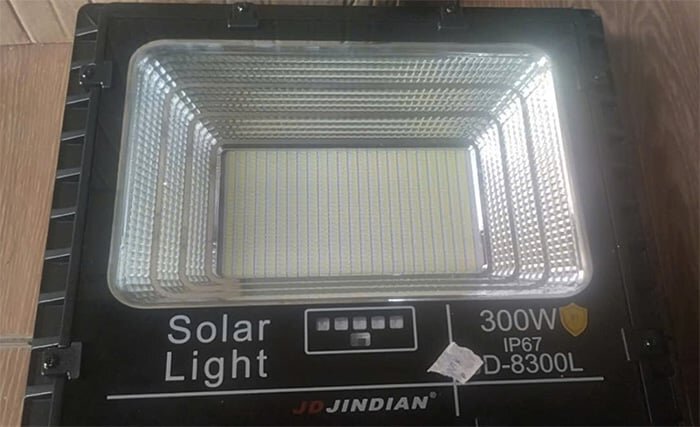 Đèn pha năng lượng mặt trời JinDian 300W JD-8300L