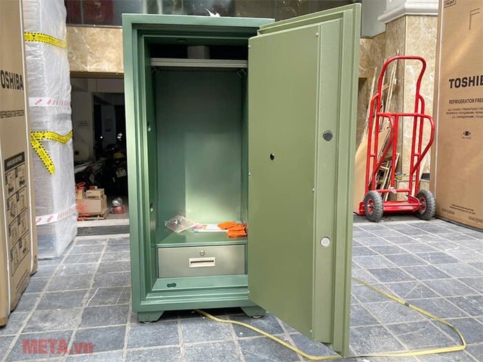 Bên trong két sắt Két sắt chống cháy Hòa Phát KS250K1DT