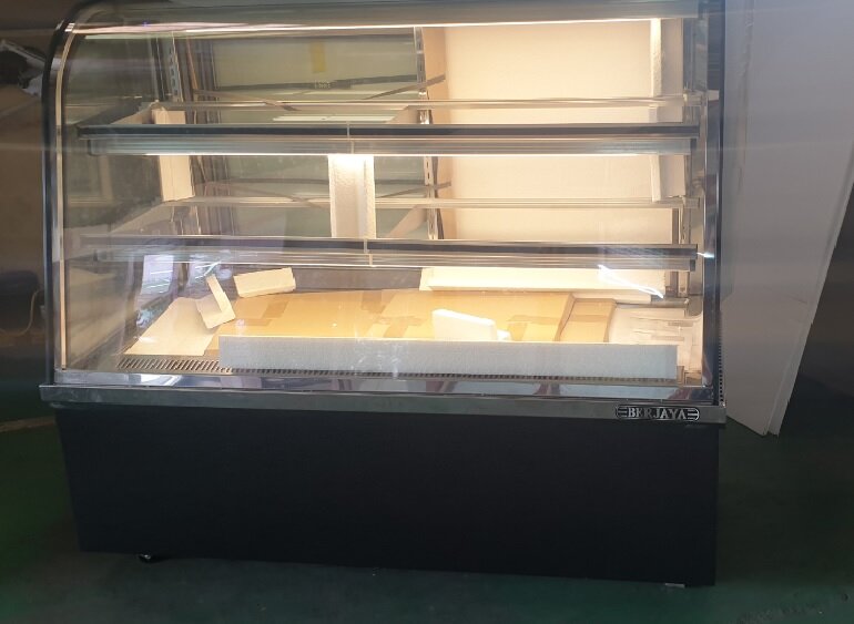 Tủ trưng bày bánh Berjaya HDW15SB13-2