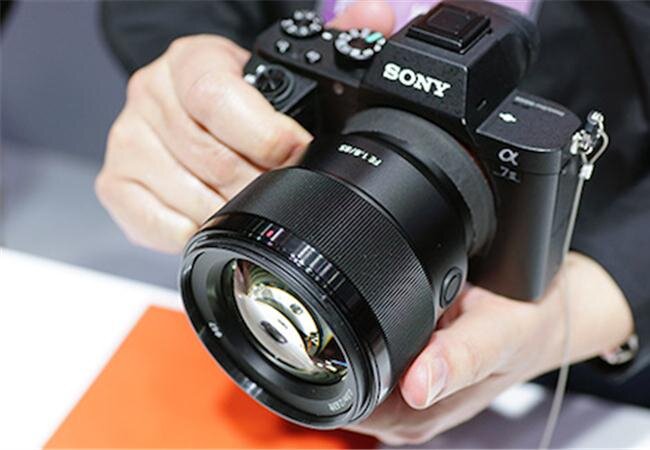 Ống Kính Sony FE 85mm F1.8 (SEL85F18) FULL FRAME
