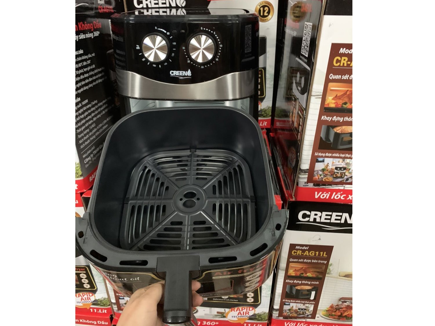 Creen CR-AG11L có chống dính ở khay chiên, giá chiên Creen CR-AG11L