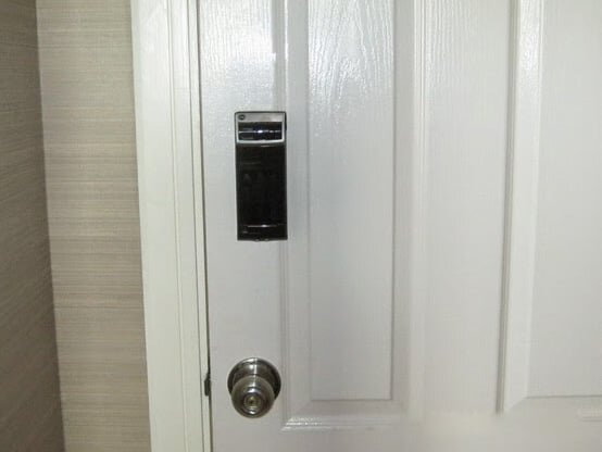 Khóa điện tử mở bằng vân tay Khóa điện tử vân tay