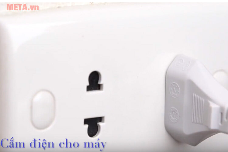 Máy xông mũi họng Omron NE-C101