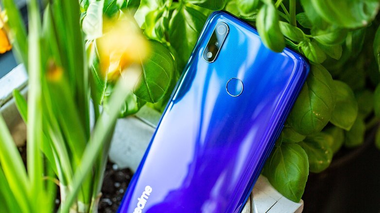 Điện thoại Realme 3 Pro - 6GB RAM, 128GB, 6.3 inch