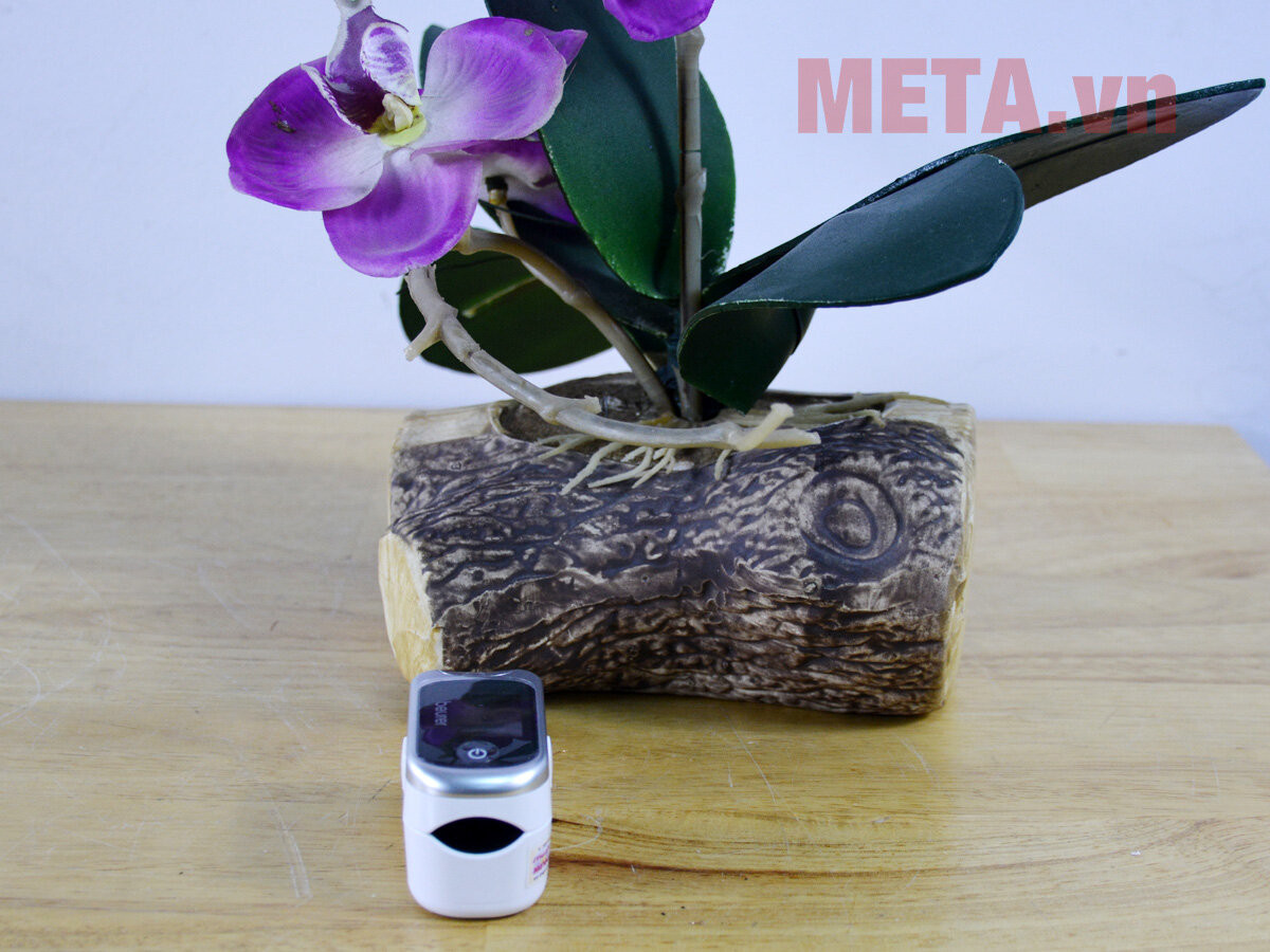 Máy đo nồng độ oxy trong máu SpO2 và nhịp tim Beurer PO40