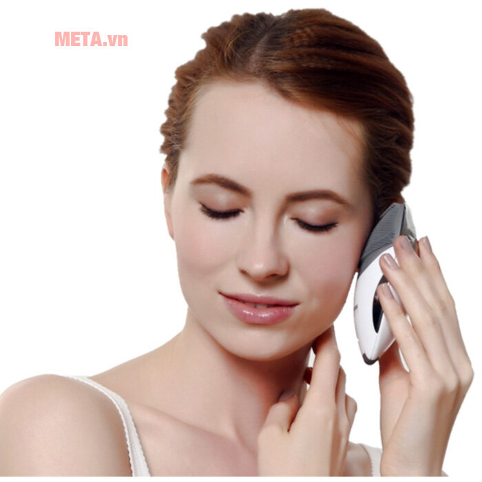 Máy rửa mặt cao cấp công nghệ Lifetrons ION và EMS CMD-100