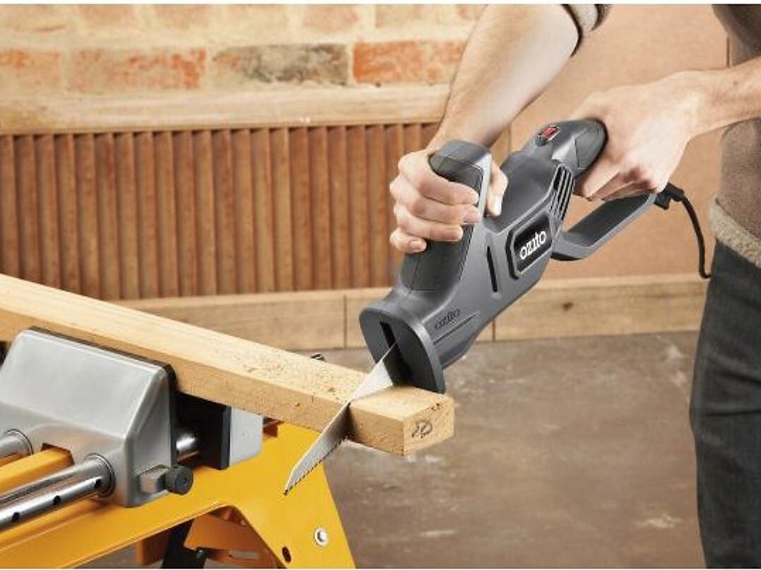 Ozito MSW-3000 cắt gỗ nhanh Ozito MSW-3000