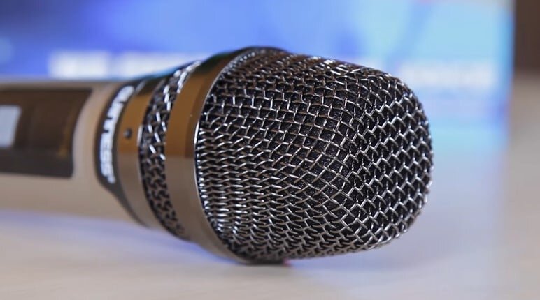 Micro không dây Guinness M-810S làm từ chất liệu cao cấp, bền bỉ