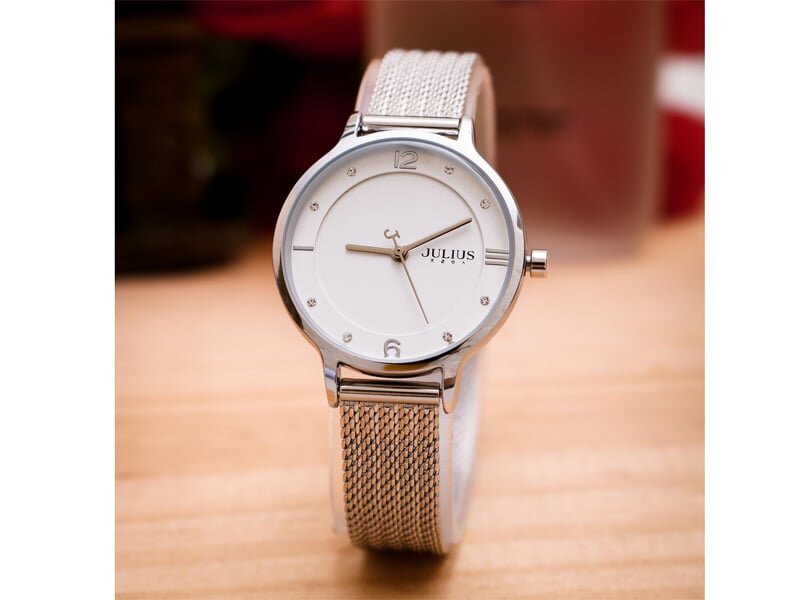 Vỏ máy giúp bảo vệ tốt linh kiện bên trong