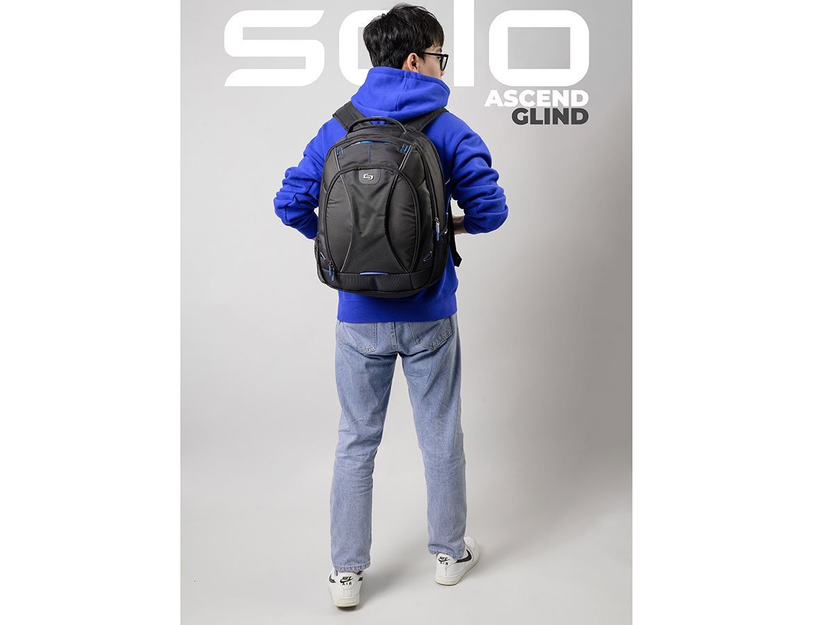 Solo Ascend Glide TCC703 dạng đeo vai Solo Ascend Glide TCC703