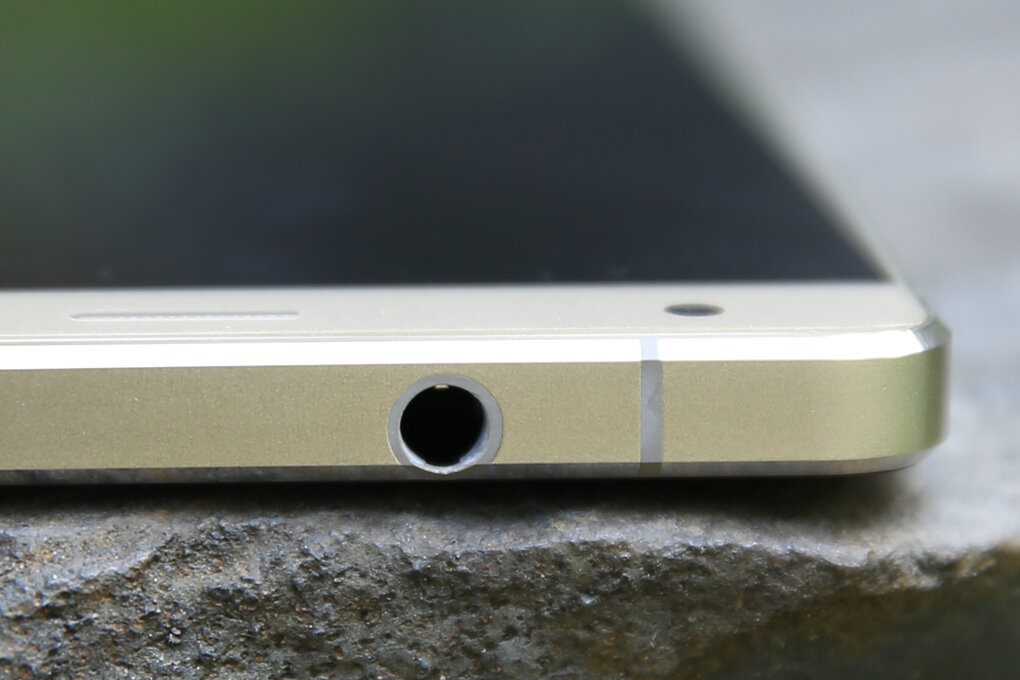 Điện thoại Mobell Nova F7