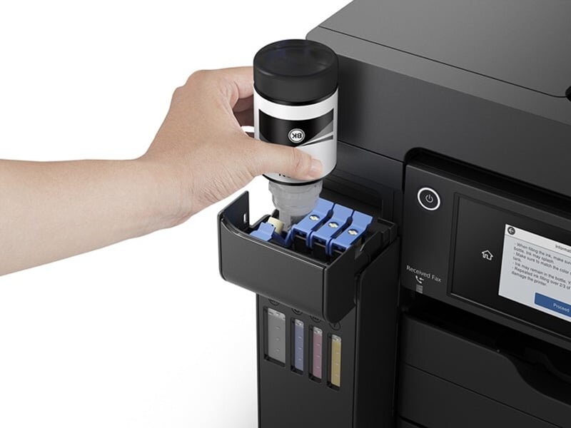Máy in đa năng Ecotank L15150 dễ dàng đổ mực mà không bị tràn