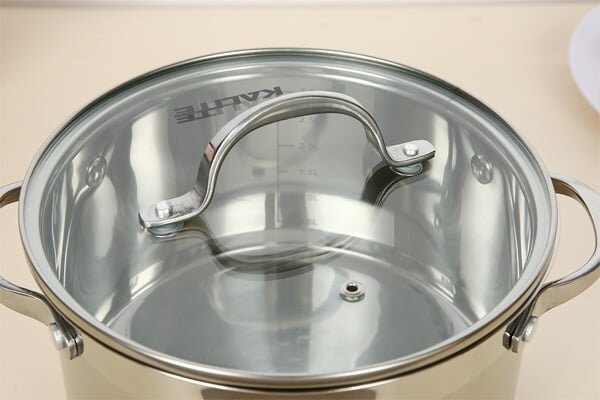 Vung (nắp) bộ nồi Kalite KL-333 được làm bằng kính cường lực trong suốt
