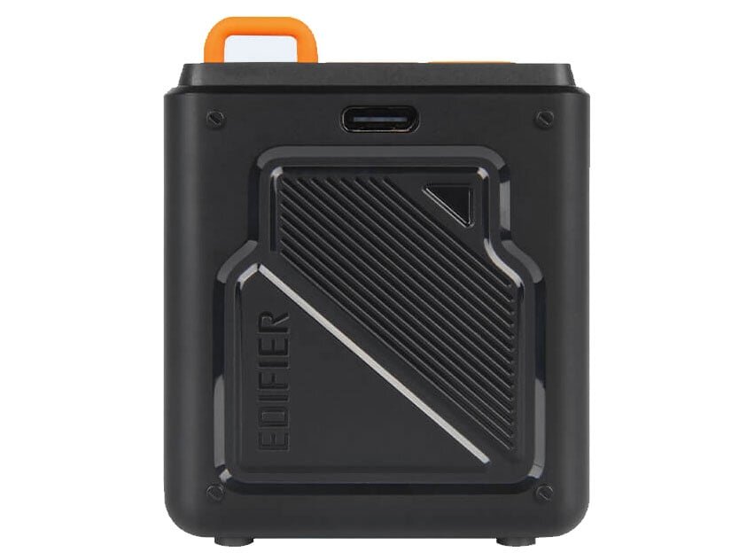 Bên dưới loa Edifier MP85 có chân đế bằng cao su giúp thiết bị đứng vững