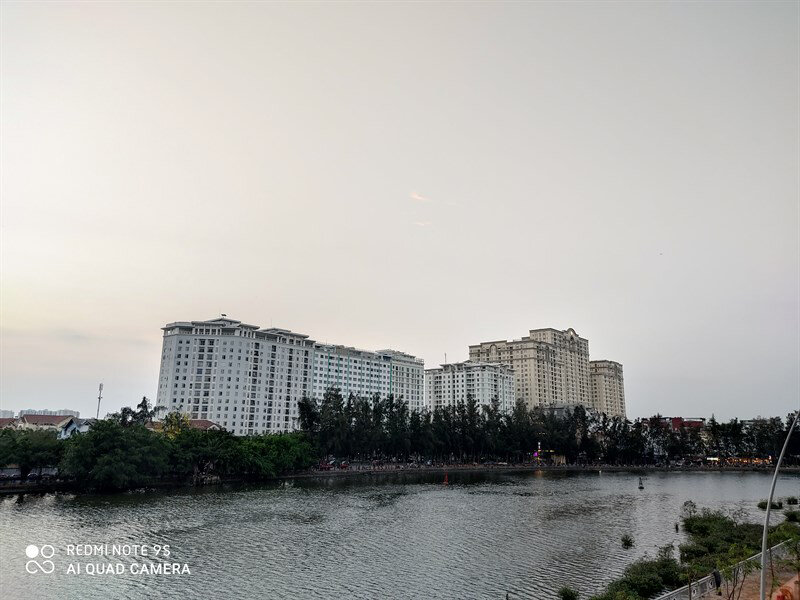 Điện thoại Xiaomi Redmi Note 9S - 4GB RAM, 64GB, 6.67 inch