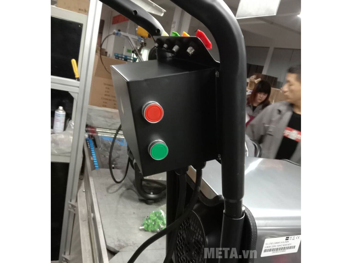 Máy phun xịt rửa xe cao áp 3KW Tiger UV-2200TTS