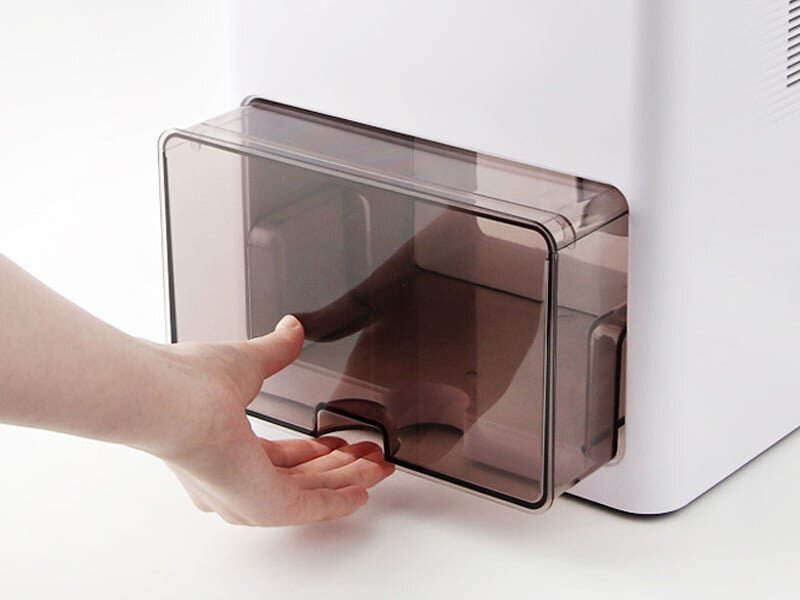 Bình chứa nước máy hút ẩm Lacuzin LCZ100WT có dung tích 3 lít