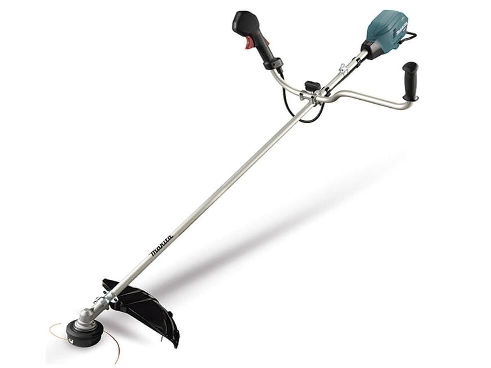 Động cơ của máy cắt cỏ dùng pin 40V Max Makita UR006GZ02 được gắn ở phía saux Makita UR006GZ02