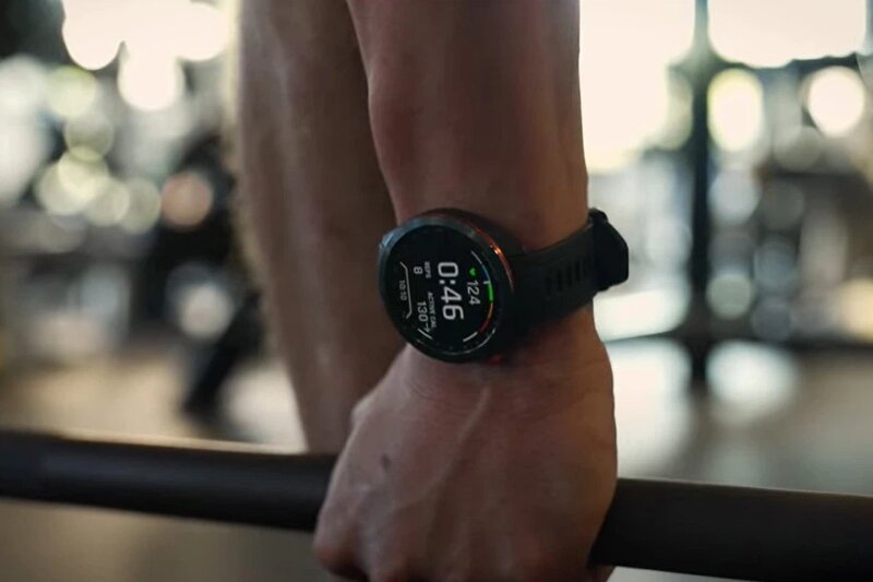 Đồng hồ thông minh Garmin Approach S70 42mm theo dõi thẻ thao