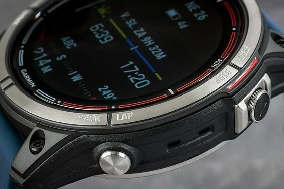 Nhận lệnh qua màn hình cảm ứng AMOLED