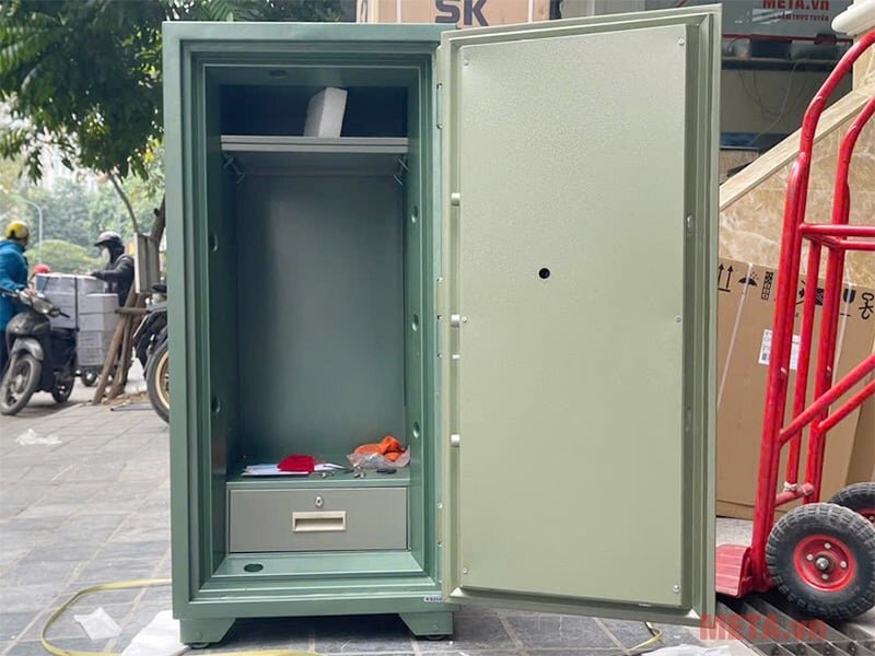 Bên trong kết sắt Két sắt chống cháy Hòa Phát KS250K2C1