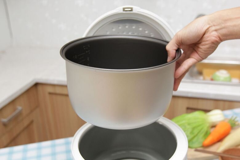 Nồi cơm nắp gài Kangaroo KG378 1.8 lít