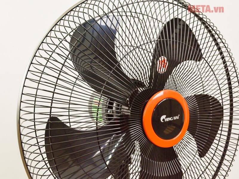 Quạt sàn Ching Hai FF2317 có 5 cánh quạt