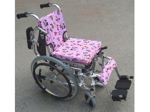 Lucass X98L có kê tay lật được ra sau Lucass X98L