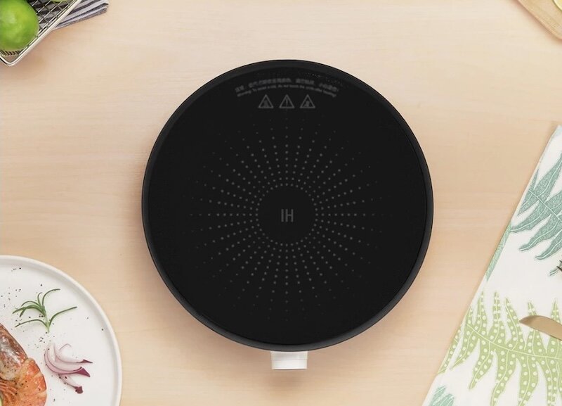 Bếp từ Xiaomi miLife LFT010 sở hữu thiết kế nhỏ gọn