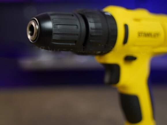 Đầu cặp tối đa 10mm Máy khoan dùng pin Stanley SCH121S2