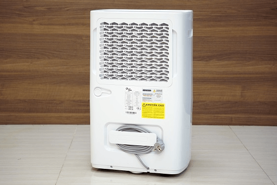 Máy hút ẩm không khí FujiE HM 650EC được trang bị màng lọc thô Máy hút ẩm không khí FujiE HM 650EC được trang bị màng lọc thô