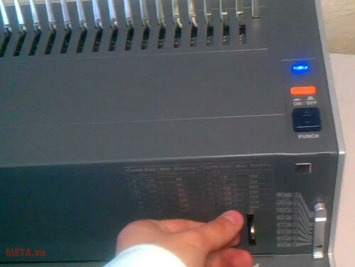 Máy đóng sách gáy xoắn nhựa DSB CB-200E