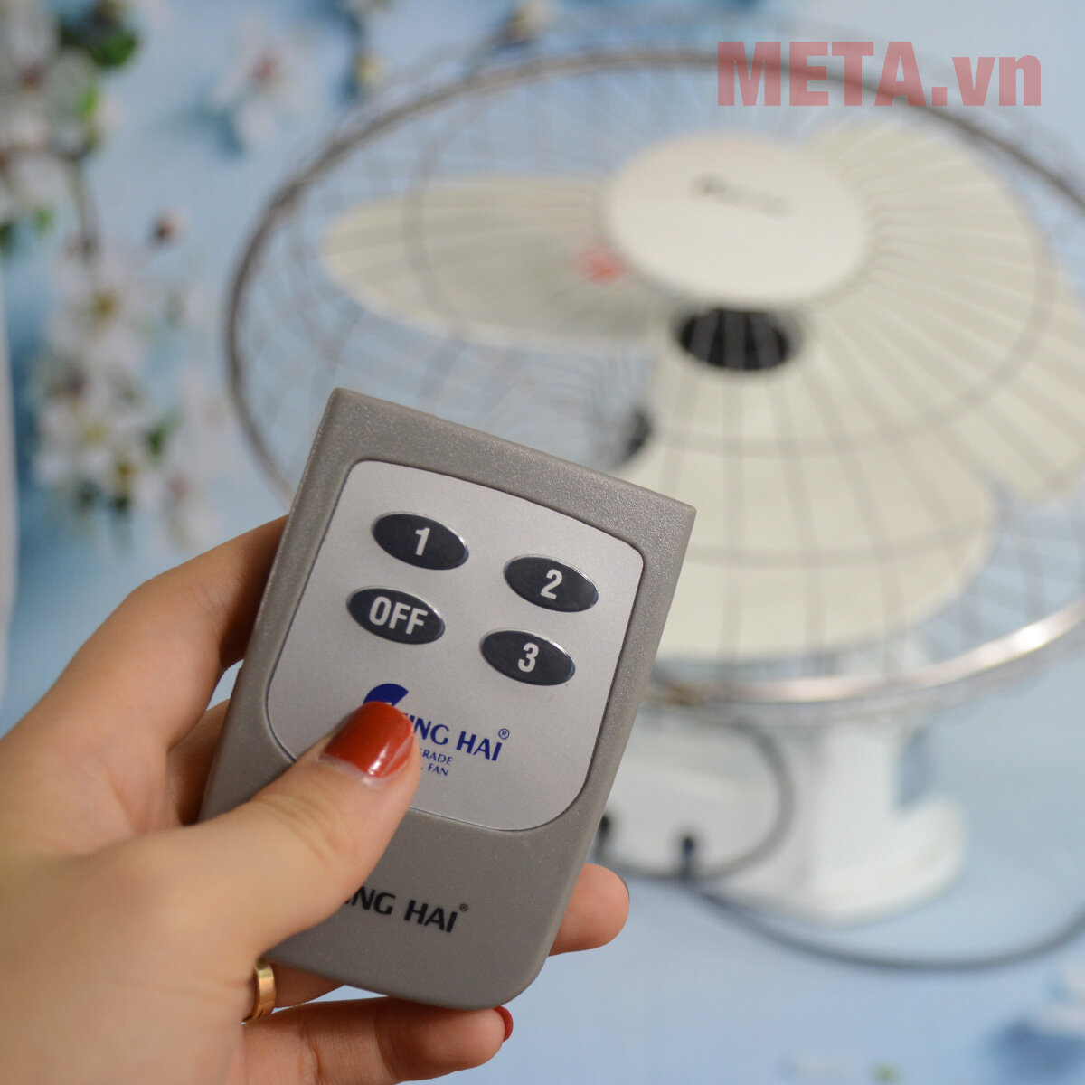 Quạt đảo trần Ching Hai HB9360A có điều khiển Quạt đảo trần Ching Hai HB9360A có điều khiển