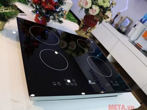 Bếp từ bốn vùng nấu Pedini YTL5558