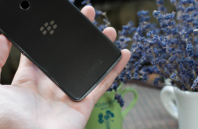 Điện thoại BlackBerry DTEK60