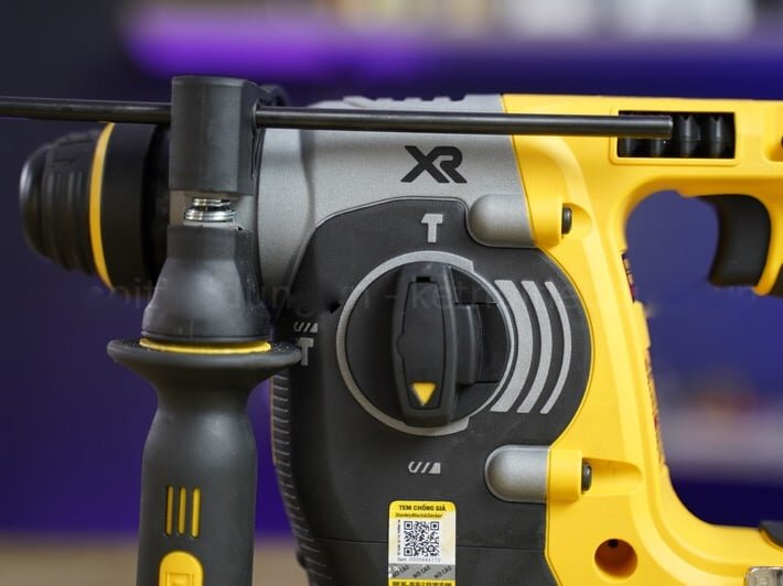 Máy khoan búa Dewalt DCH273B có 3 chức năng Máy khoan búa Dewalt DCH273B
