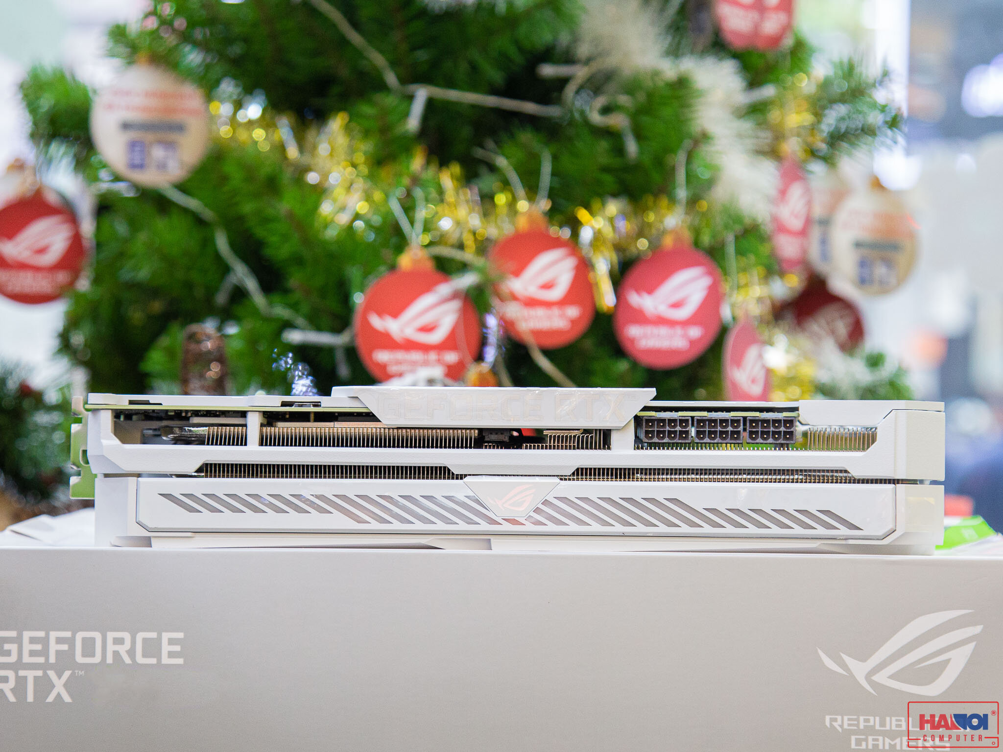 Card màn hình ASUS ROG STRIX RTX 3090-O24G-WHITE