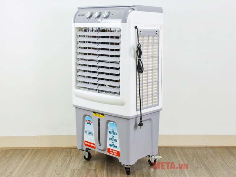 Máy làm mát không khí Sunhouse SHD7744 được trang bị 3 tốc độ gió để bạn điều chỉnh bằng núm vặn Máy làm mát không khí Sunhouse SHD7744 được trang bị 3 tốc độ gió để bạn điều chỉnh bằng núm vặn