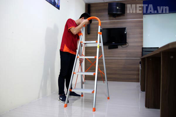 Thang nhôm ghế bản to 4 bậc Advindeq ADS-704