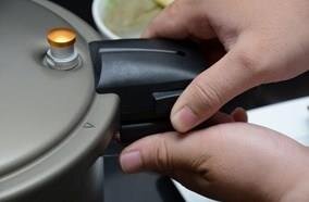 Nồi áp suất SUNHOUSE SH 9601