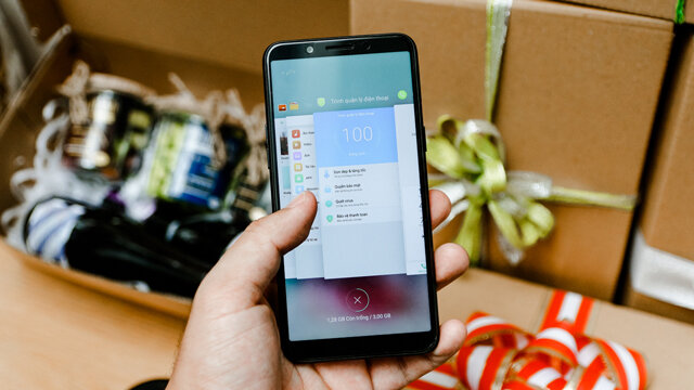 Điện thoại Oppo A83 - 2GB RAM, 16GB, 5.7 inch