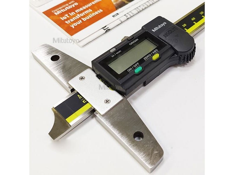 Mitutoyo 571-211-30 làm từ thép Mitutoyo 571-211-30