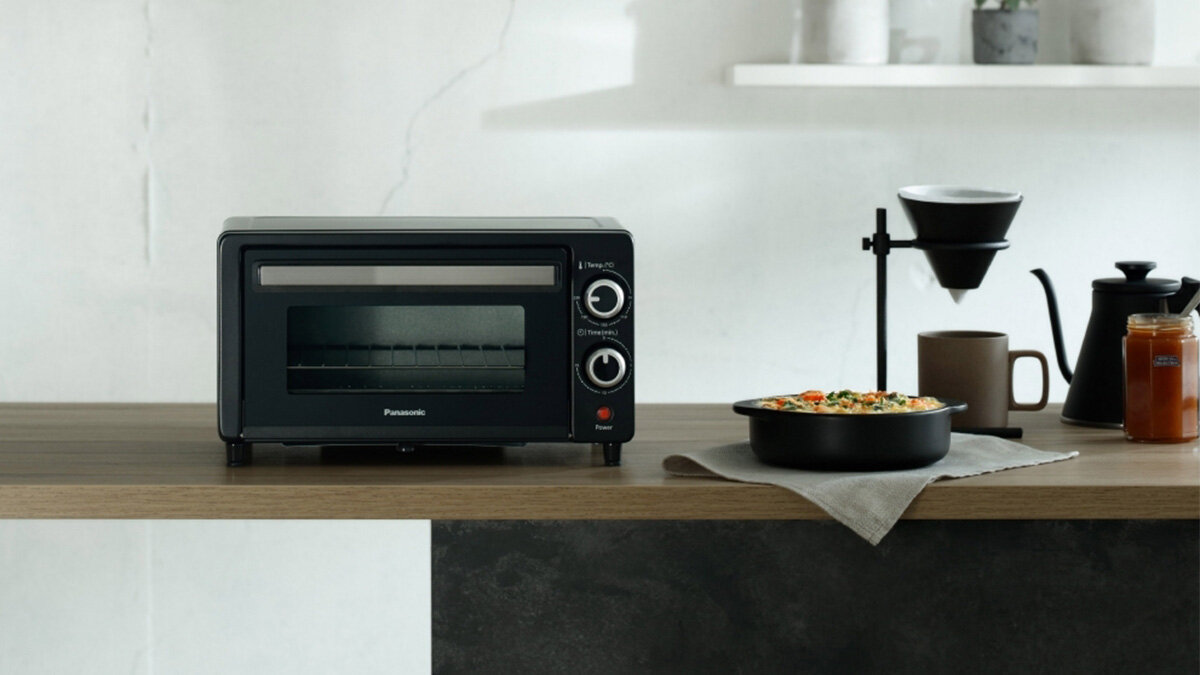 Lò nướng bánh mì Panasonic NT-H900KRA với thiết kế nhỏ gọn hiện đại